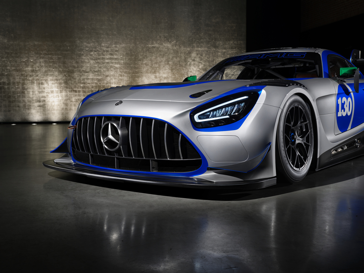 SMALL_2024_AMGGT3130Y_image_front_splitter_5_4